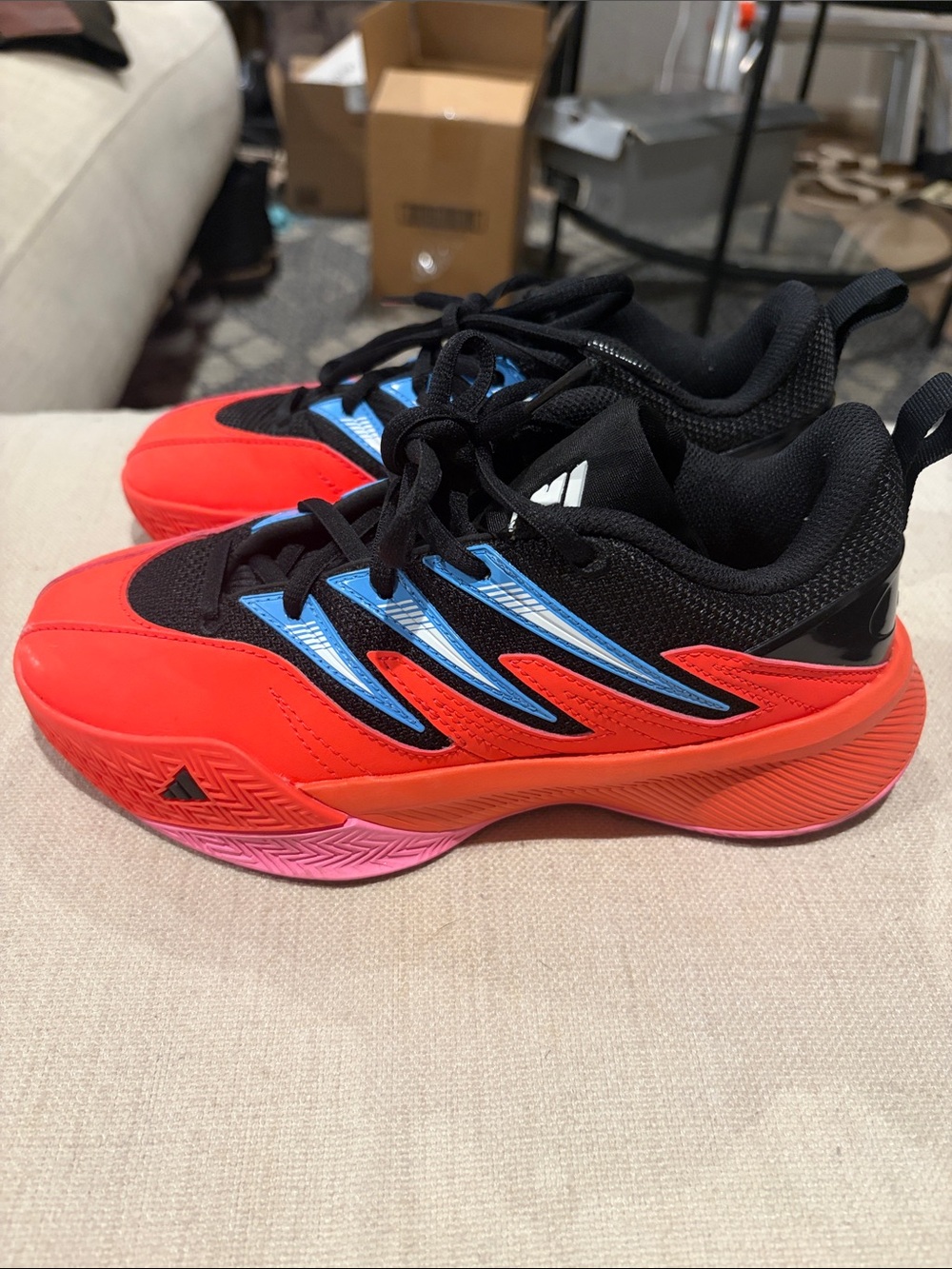 adidas Dame certified 3 low solar red kids sz 4